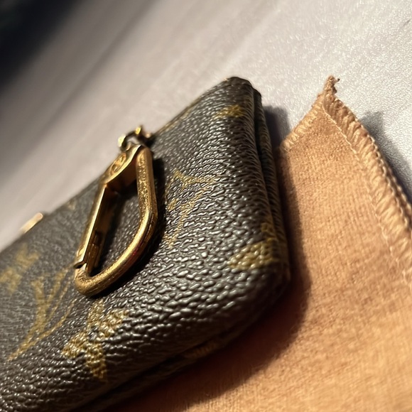 Vintage Louis Vuitton Coin Holder - Picture 3 of 6